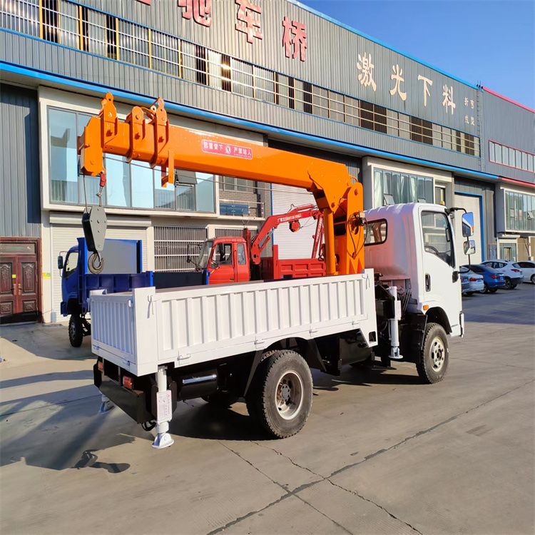 昭阳区三轮随车吊定制 农用改装机自备吊中瑞长期出售